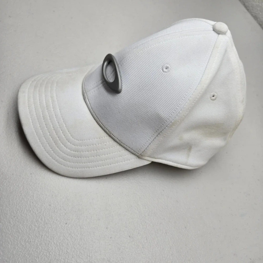 Oakley ***stains item